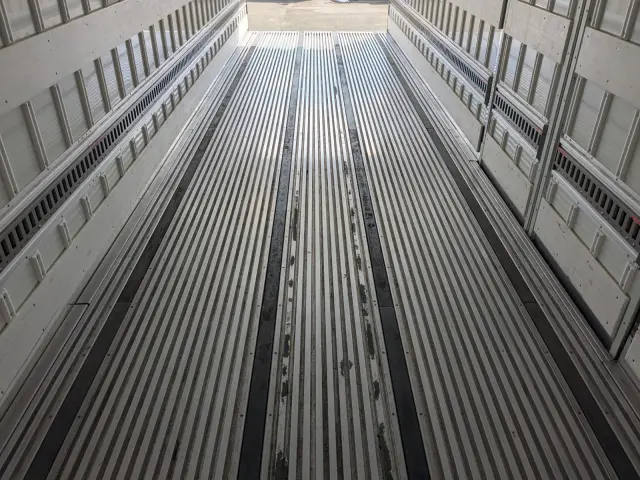 日野 プロフィア 2DG-FS1AHG(6x4)の写真29