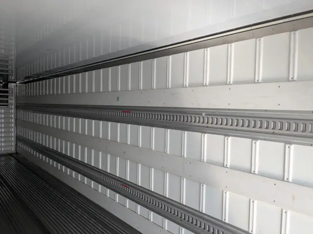 日野 プロフィア 2DG-FS1AHG(6x4)の写真30