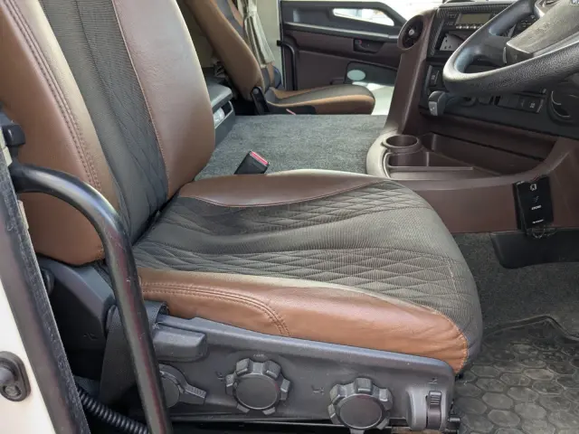 日野 プロフィア 2DG-FS1AHG(6x4)の写真40