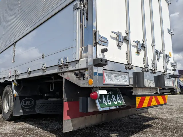 ＵＤ クオン 2PG-CG5CA(8x4)の写真8