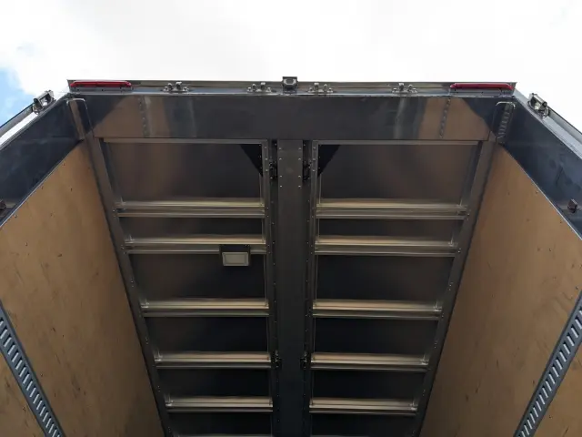 ＵＤ クオン 2PG-CG5CA(8x4)の写真11