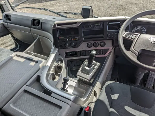 ＵＤ クオン 2PG-CG5CA(8x4)の写真27