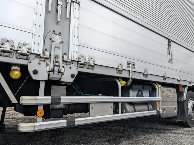 ＵＤ クオン 2PG-CG5CA(8x4)の写真35