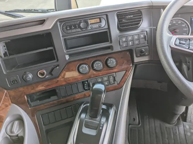 ＵＤ クオン 2PG-CG5CA(8x4)の写真28