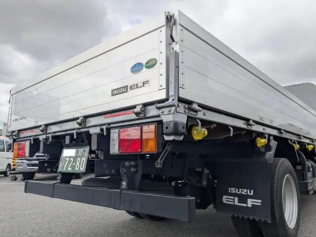 いすゞ エルフ TRG-NKR85AR(2WD)の写真7