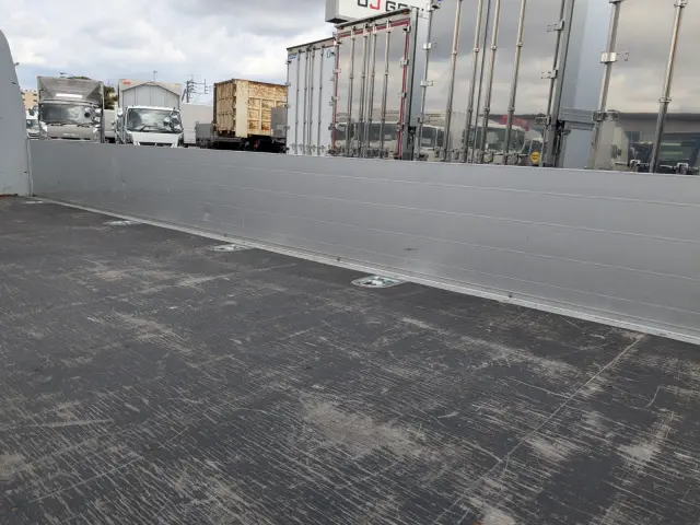 いすゞ エルフ TRG-NKR85AR(2WD)の写真10