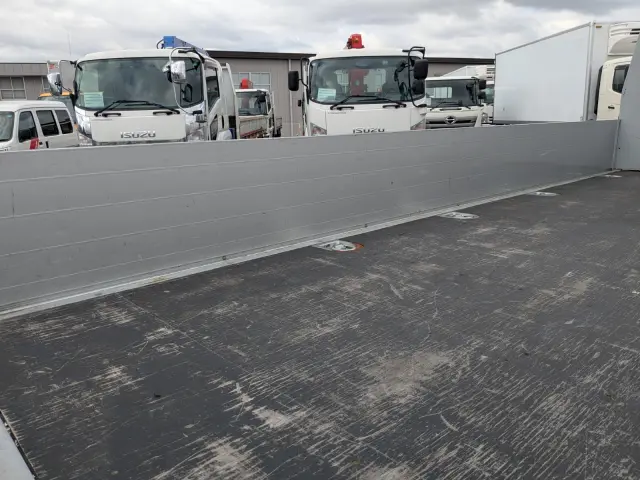 いすゞ エルフ TRG-NKR85AR(2WD)の写真11