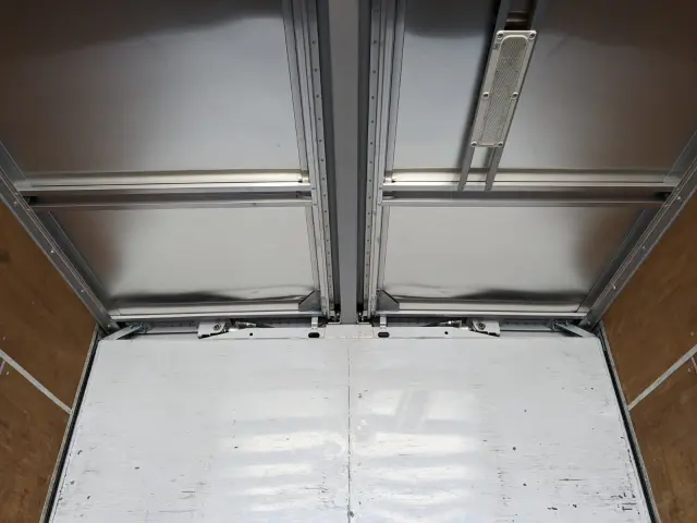 いすゞ フォワード TKG-FRR90S2(2WD)の写真14