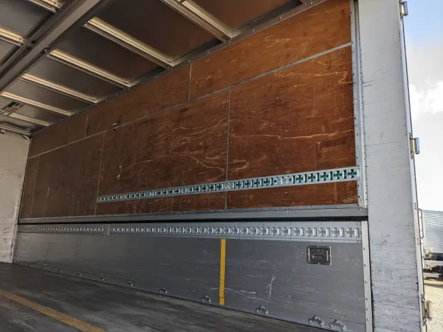 いすゞ フォワード TKG-FRR90S2(2WD)の写真17