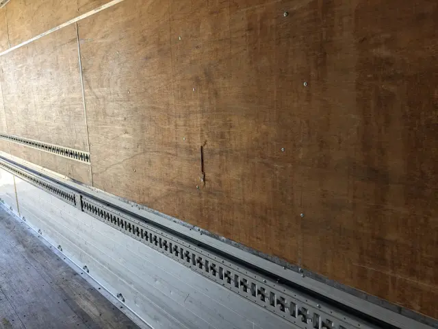 いすゞ フォワード TKG-FRR90S2(2WD)の写真20