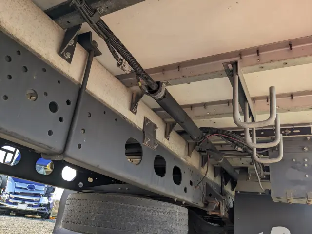 いすゞ フォワード TKG-FRR90S2(2WD)の写真34