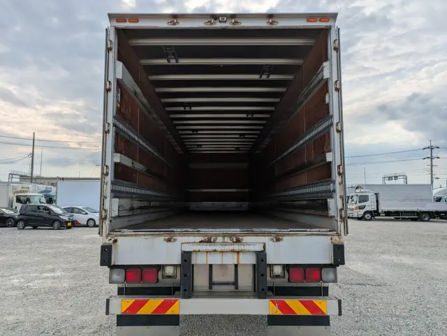 いすゞ ギガ QKG-CXE77A(その他)の写真11