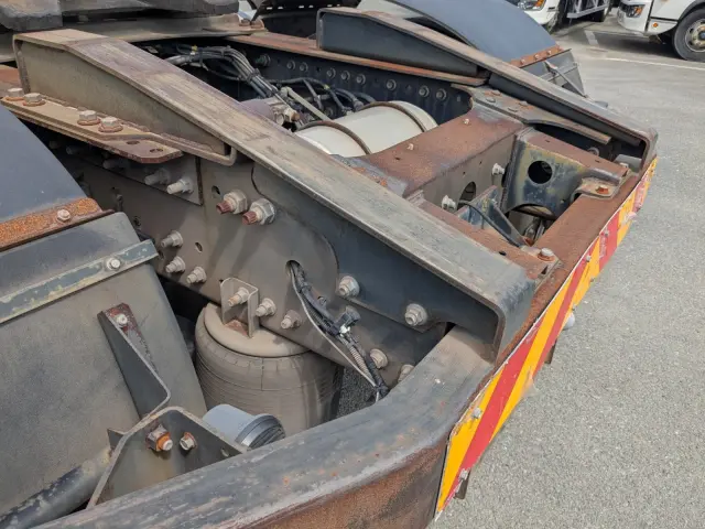 日野 プロフィア QPG-SH1EDDG(2WD)の写真8