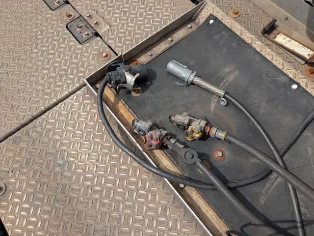 日野 プロフィア QPG-SH1EDDG(2WD)の写真18