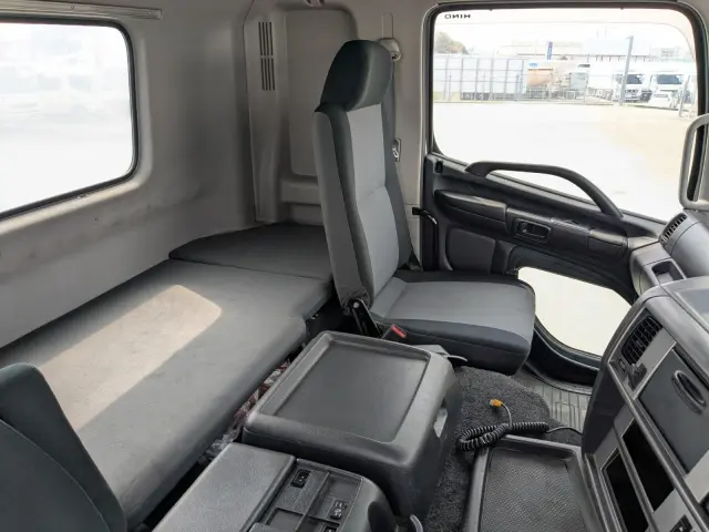 日野 プロフィア QPG-SH1EDDG(2WD)の写真21