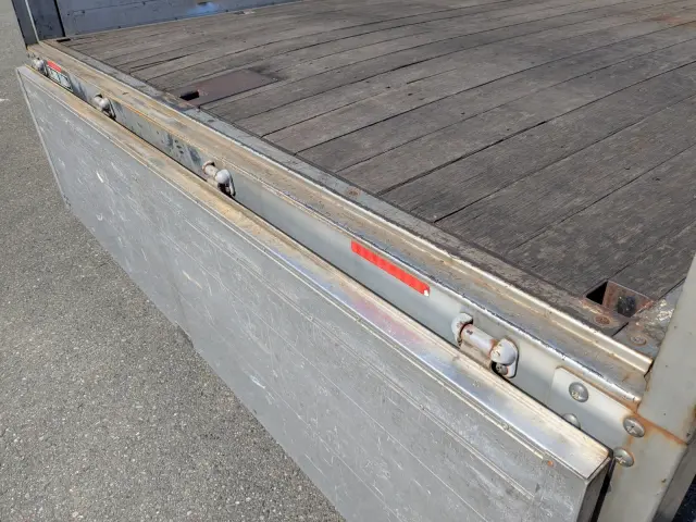 いすゞ フォワード TKG-FRR90S2(2WD)の写真9