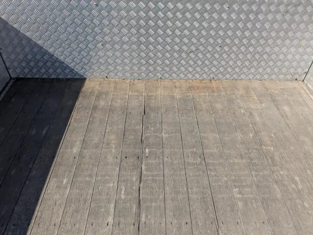 いすゞ フォワード TKG-FRR90S2(2WD)の写真13