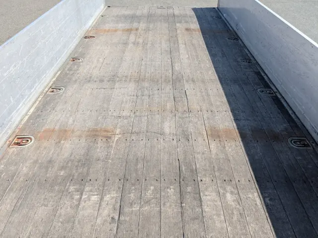 いすゞ フォワード TKG-FRR90S2(2WD)の写真15