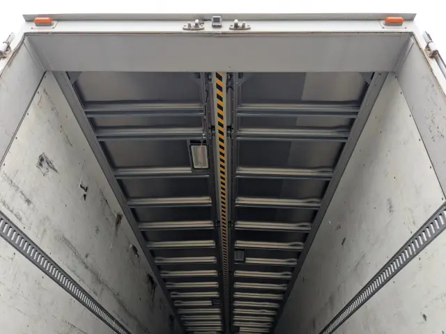 ＵＤ クオン QKG-CG5ZA(8x4)の写真9