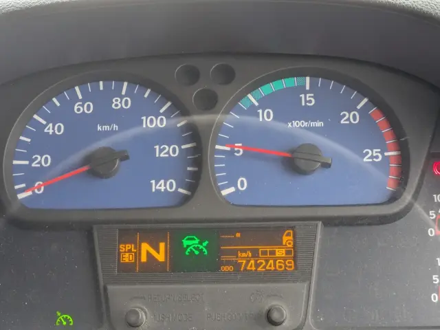 ＵＤ クオン QKG-CG5ZA(8x4)の写真39