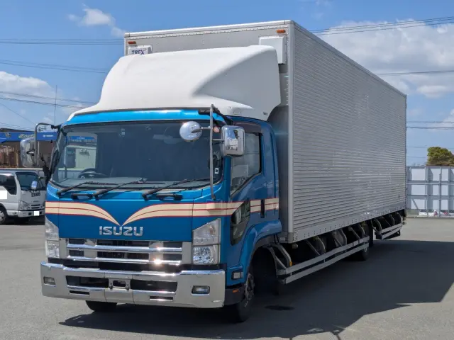 いすゞ フォワード TKG-FRR90T2(2WD)の写真1