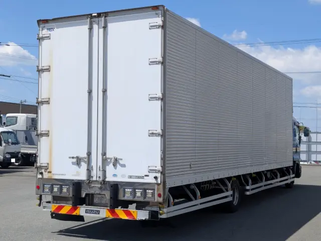 いすゞ フォワード TKG-FRR90T2(2WD)の写真4