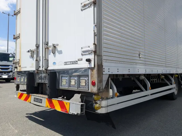 いすゞ フォワード TKG-FRR90T2(2WD)の写真6