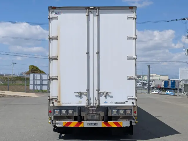 いすゞ フォワード TKG-FRR90T2(2WD)の写真7