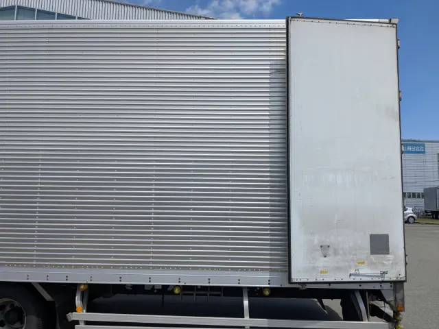 いすゞ フォワード TKG-FRR90T2(2WD)の写真9