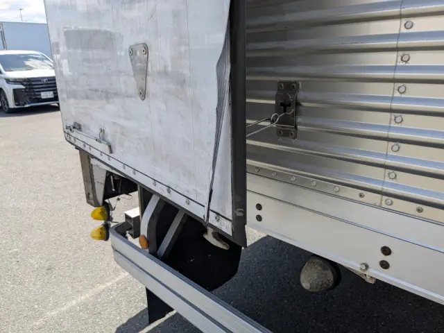 いすゞ フォワード TKG-FRR90T2(2WD)の写真16