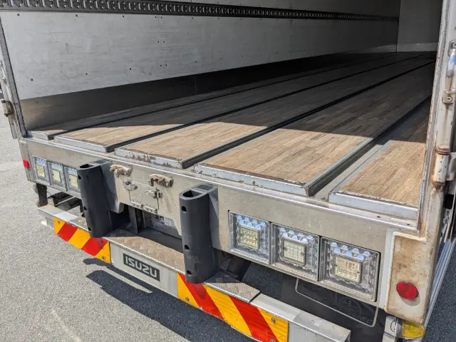 いすゞ フォワード TKG-FRR90T2(2WD)の写真18