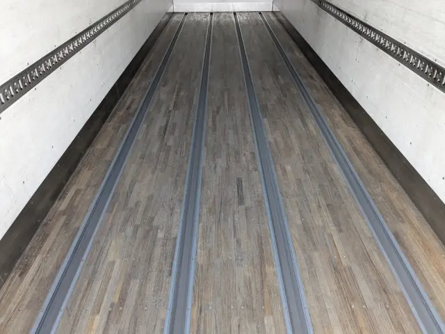 いすゞ フォワード TKG-FRR90T2(2WD)の写真20