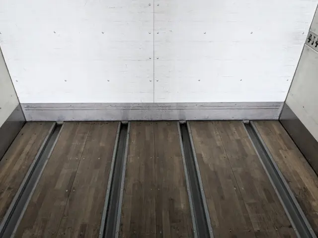 いすゞ フォワード TKG-FRR90T2(2WD)の写真22