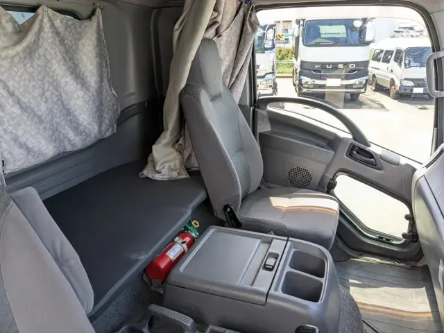 いすゞ フォワード TKG-FRR90T2(2WD)の写真27