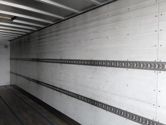 いすゞ フォワード TKG-FRR90T2(2WD)の写真29