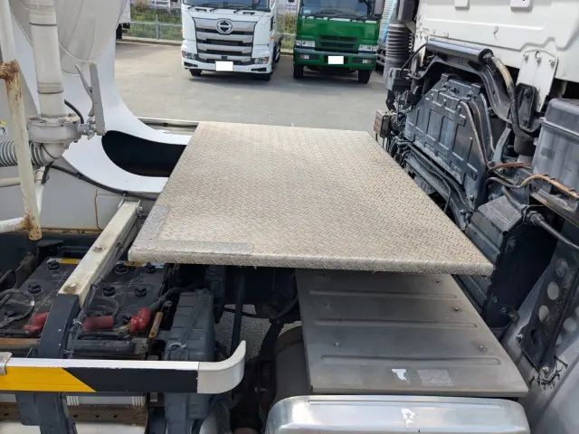 ＵＤ クオン QKG-CD5ZL(6x2)の写真31