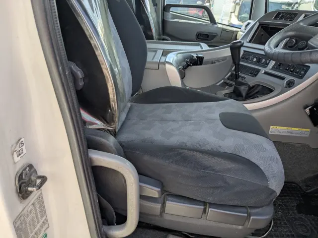 ＵＤ クオン QKG-CD5ZL(6x2)の写真38