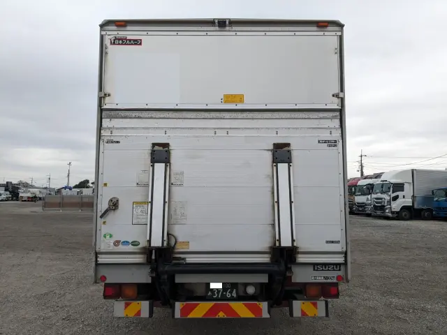 いすゞ フォワード TKG-FRR90T2(2WD)の写真5