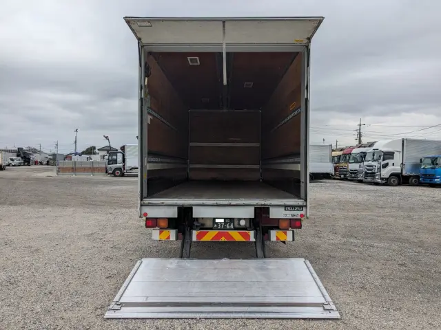 いすゞ フォワード TKG-FRR90T2(2WD)の写真8