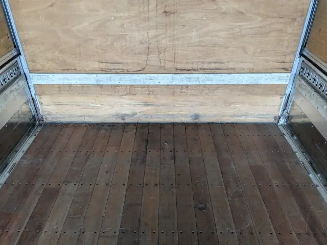 いすゞ フォワード TKG-FRR90T2(2WD)の写真15