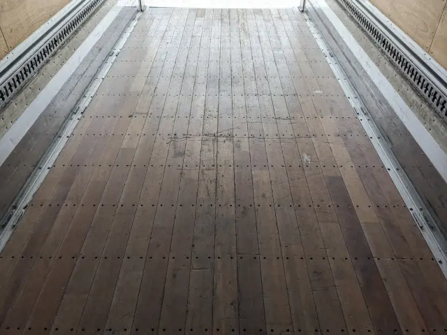 いすゞ フォワード TKG-FRR90T2(2WD)の写真19