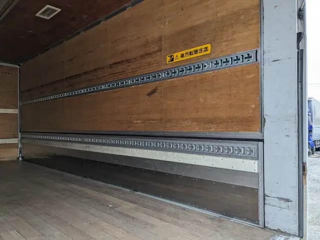 いすゞ フォワード TKG-FRR90T2(2WD)の写真20