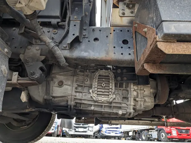 いすゞ フォワード TKG-FRR90T2(2WD)の写真24