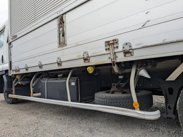 いすゞ フォワード TKG-FRR90T2(2WD)の写真29