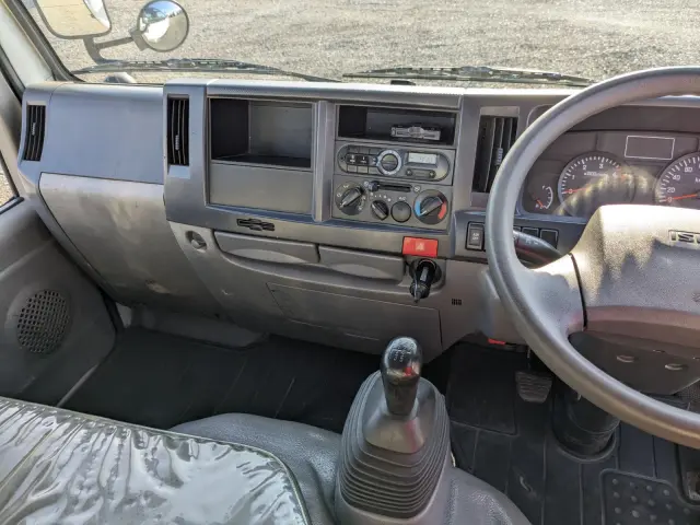 いすゞ エルフ TPG-NKR85AD(2WD)の写真28