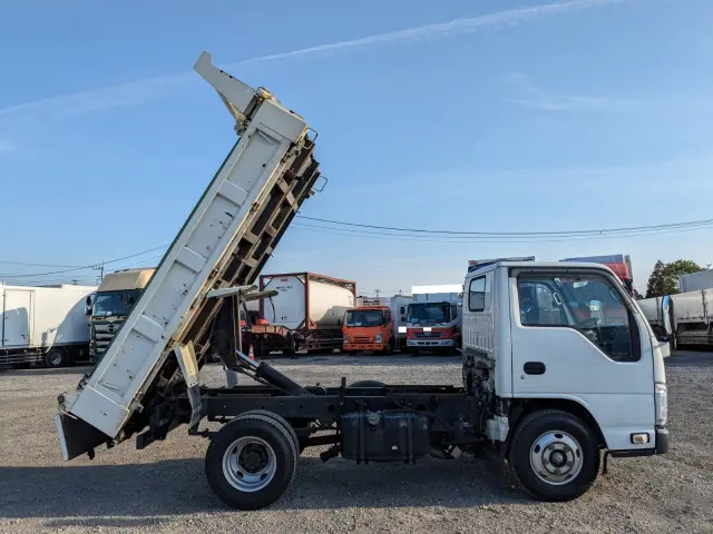 いすゞ エルフ TPG-NKR85AD(2WD)の写真33