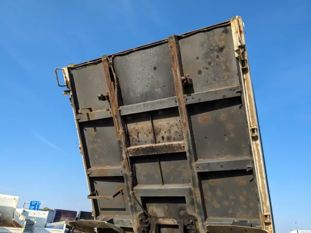 いすゞ エルフ TPG-NKR85AD(2WD)の写真35