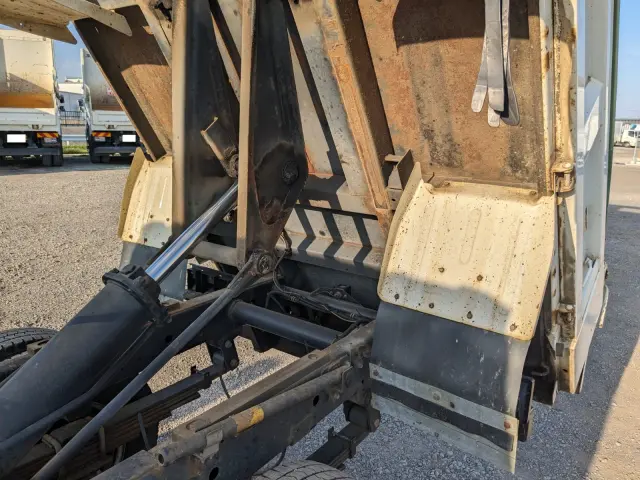 いすゞ エルフ TPG-NKR85AD(2WD)の写真36