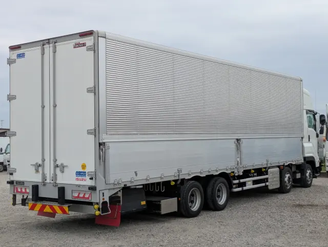 いすゞ ギガ 2PG-CYJ77D(8x4)の写真4