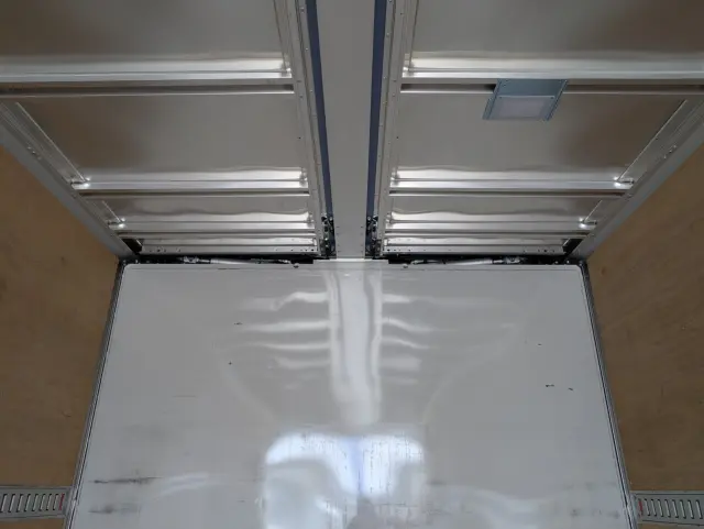 いすゞ ギガ 2PG-CYJ77D(8x4)の写真12